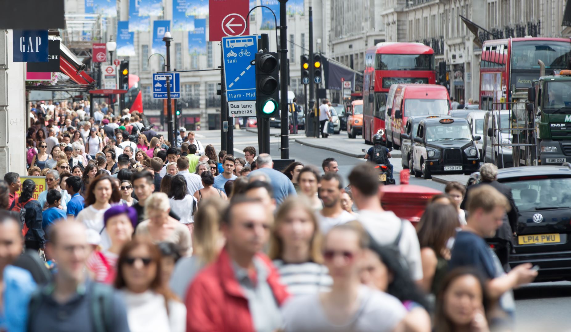 London street crowd